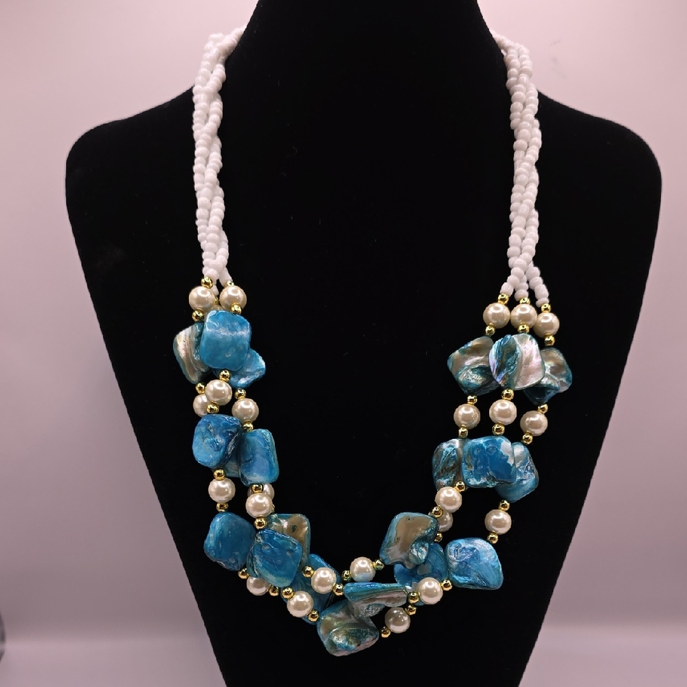 Elegant Vintage Blue and White MOP Beaded Necklace